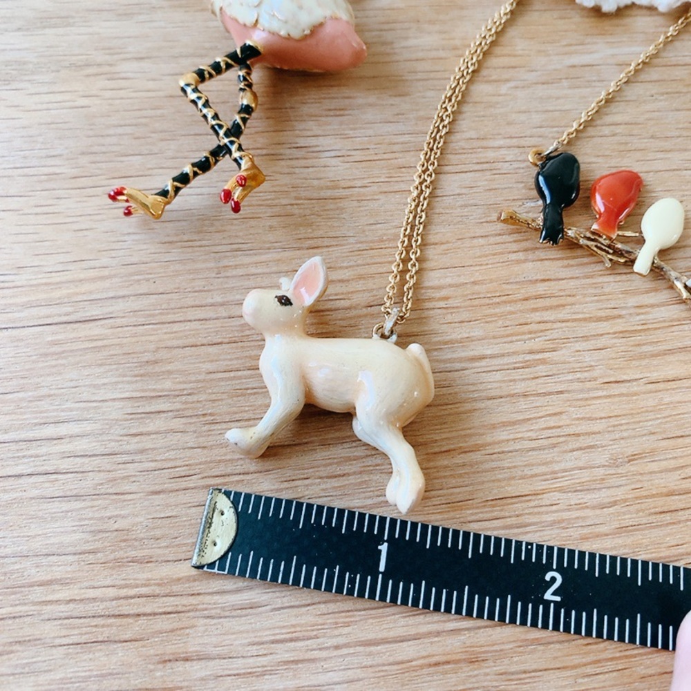 Mary Lou Running Rabbit necklace - Picture 5 of 5